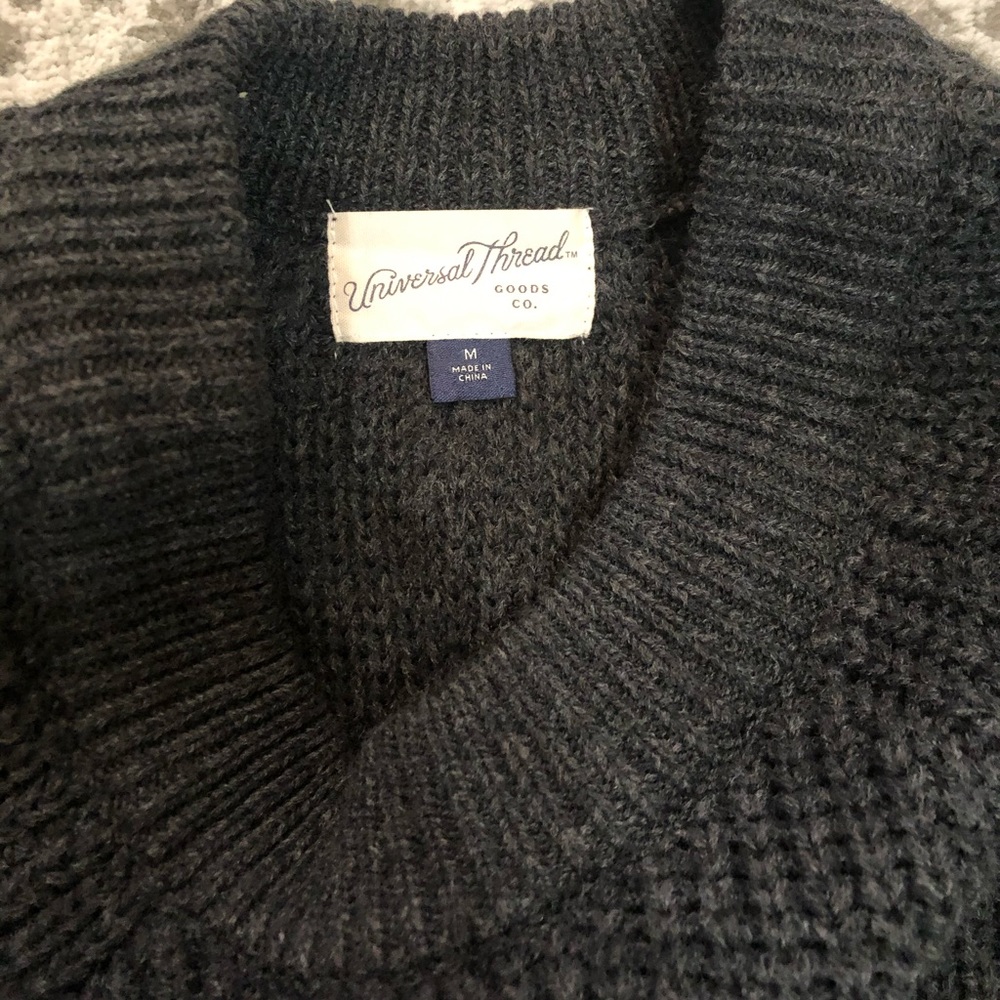 Universal Thread Sweater - Picture 4 of 5
